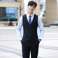 Жилет, синяя рубашка