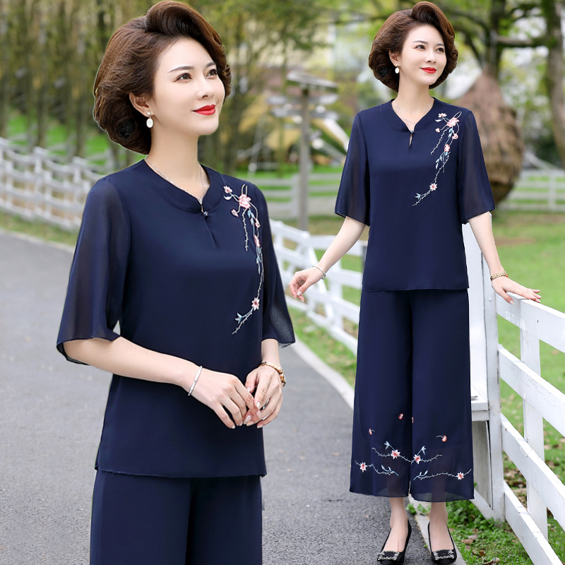 Middle-Aged Mother's Summer Clothing Chinese Style Suit 2026 New Fashionable Short-Sleeved Chiffon Middle-Aged and Elderly Women's Top Two-Piece Set