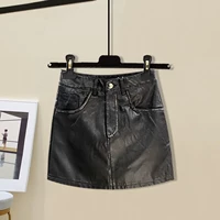 Черная мини-юбка