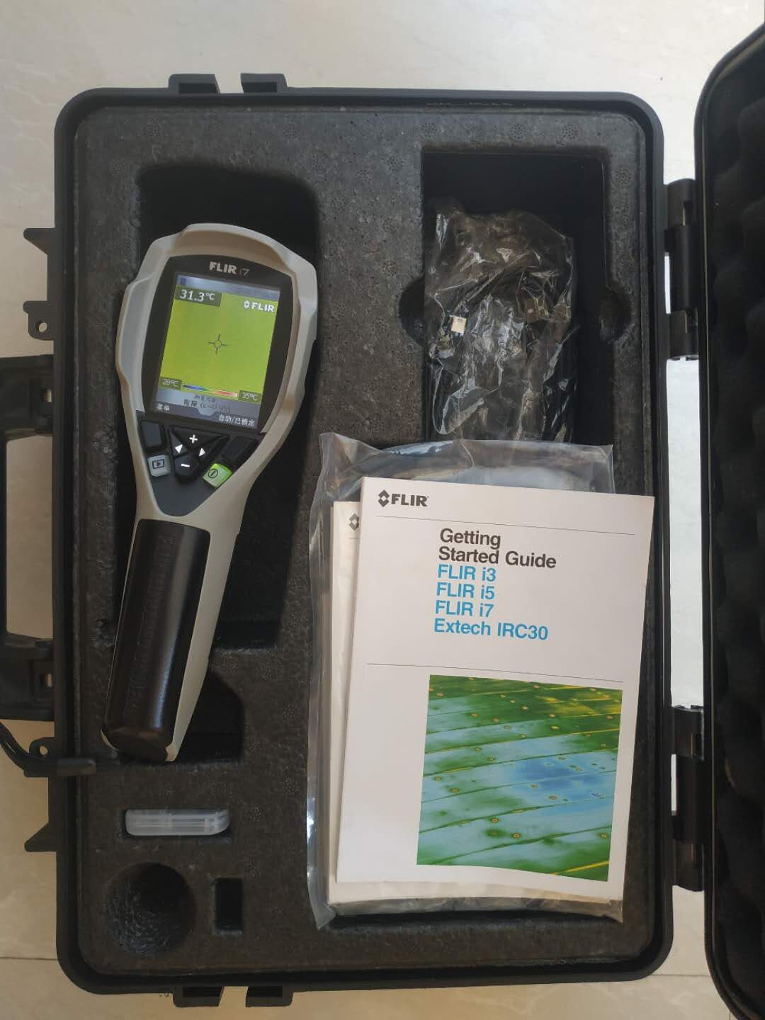 The U.S. Flil FLIR i7 infrared thermal imager I7 infrared thermometers are fully equipped to color new