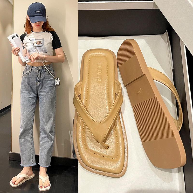 Wear the new thick bottom red bread bubble in 2022 with soft soft solid slip beach shoes