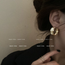  Korean spring and summer retro pleated C-type cold wind metal earrings 2021 new trendy design sense daily ear jewelry