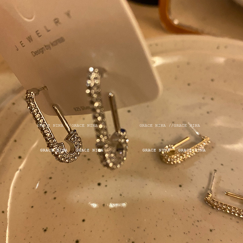 South Korea's gold - plated back needle full of the ear - pin female 2023 new moisture network red earrings with fashion earrings