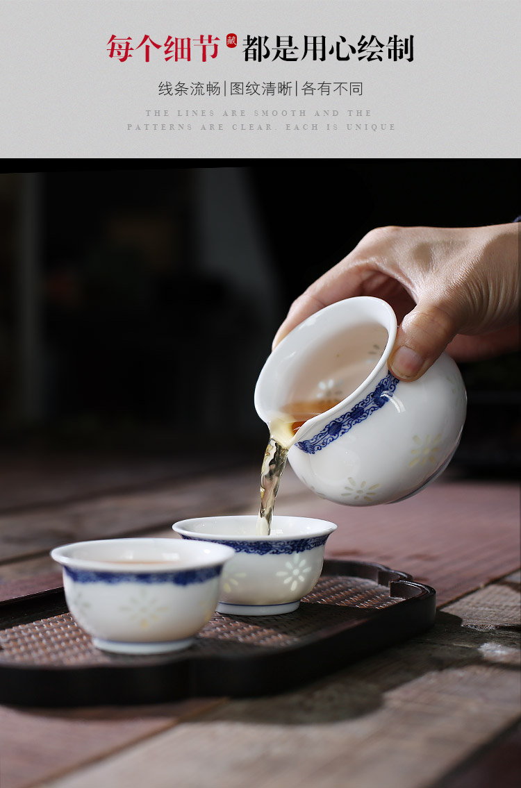 Jingdezhen up the fire which hand - made ceramic single sample tea cup tea light blue and white porcelain is small and exquisite kung fu tea cups