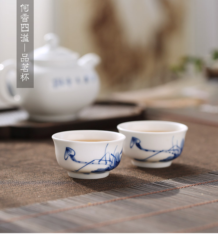 Jingdezhen hand - made sample tea cup of blue and white porcelain ceramic tea a single, small single master kung fu tea cups