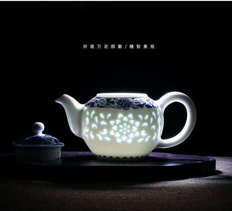 Jingdezhen up the fire which is blue and white and exquisite hand - made ceramic teapot single pot all hand Chinese style household teapot