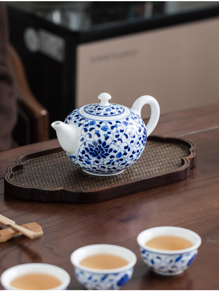 Jingdezhen up the fire which is blue and white porcelain pot small single pot of hand - made of lotus flower ceramic kung fu tea set home