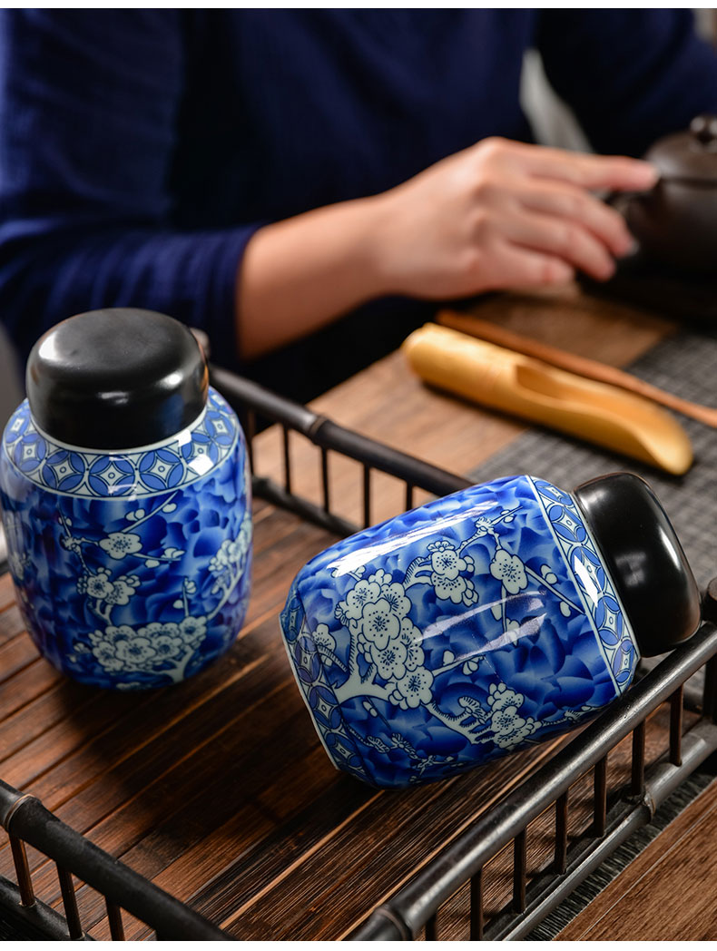 Retro number in blue and white porcelain tea pot of ceramic seal pot black tea, green tea moisture storage tank storage POTS with gift box