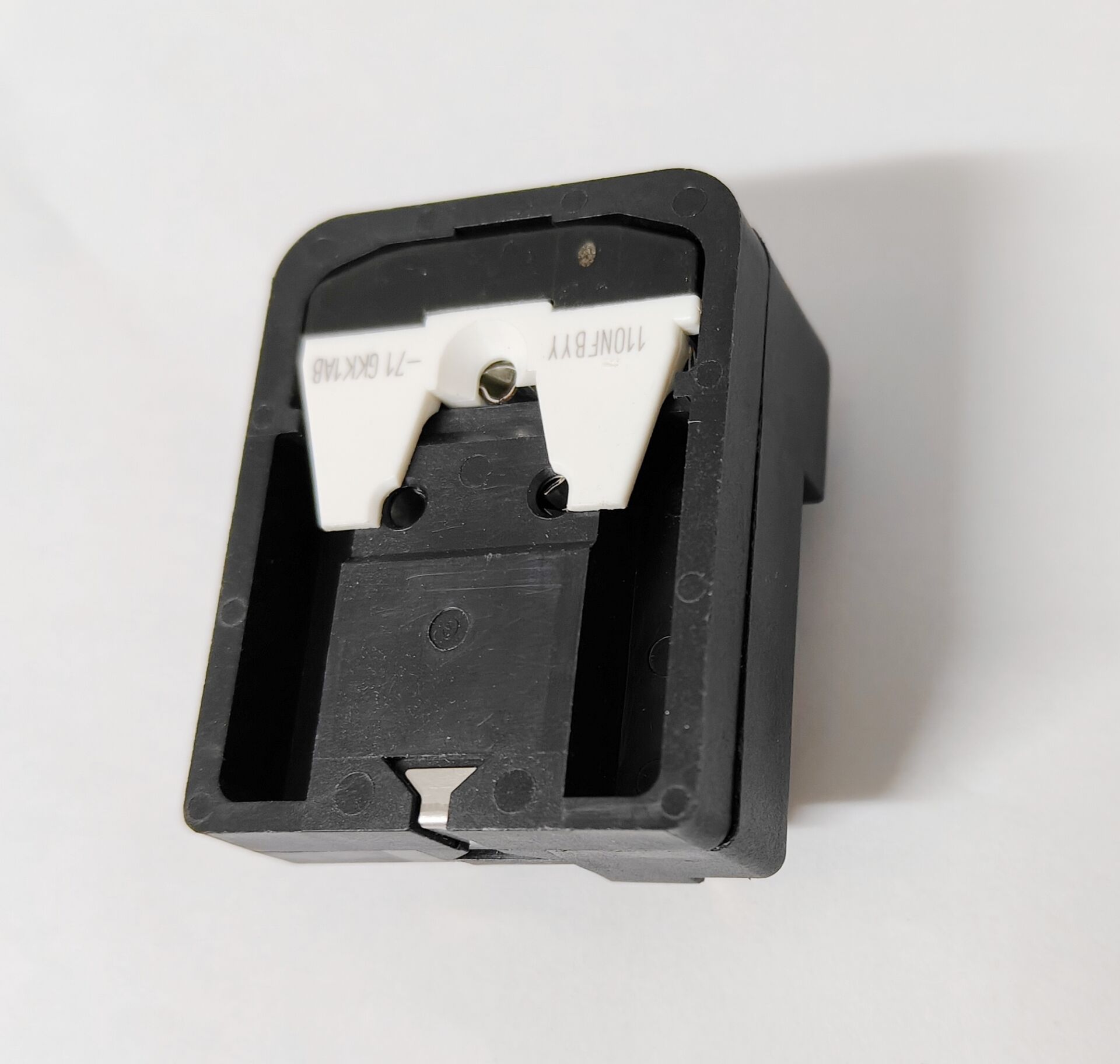 解密冰箱运行的幕后英雄：8100通用启动继电器组合