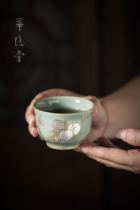 (Huarecang Hall) Handmade green porcelain sketching foal cup masters cup of peach tea cup single cup personal tasting cup