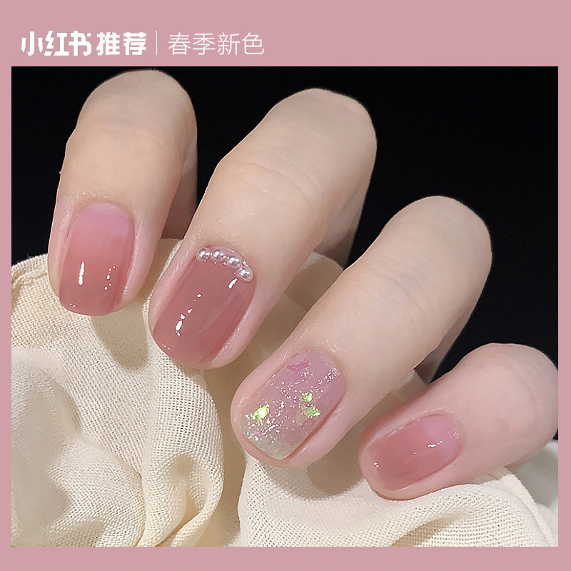 Exam-free quick-drying nail polish is odorless and suitable for black hands, showing the quality of white hands