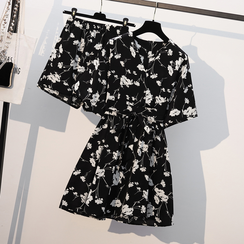 Plus Size Women's Clothing 2026 Summer New Style for Chubby Girls, Stylish and Slimming Chiffon Floral Dress and Shorts Two-Piece Set Plus Size Women's Clothing 2026 Summer New Style for Chubby Girls, Stylish and Slimming Chiffon Floral Dress and Shorts Two-Piece Set