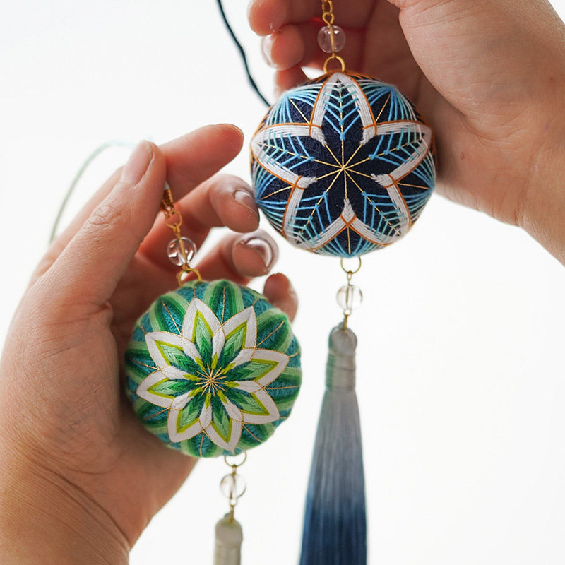 2 hand ball DIY material package for couples characteristic handmade gift key chain bag trailer hanging primary novice embroidery