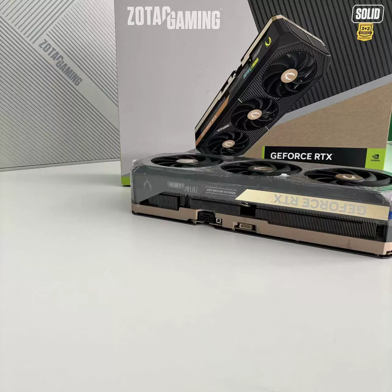 ZOTAC ZOTAC RTX5090 SOLID плохая графическая карта, корпус карты лом, материал платы 4090 плохая карта радиатор