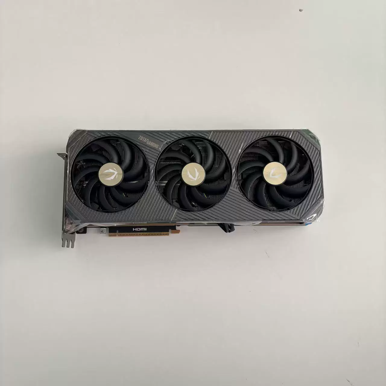 ZOTAC ZOTAC RTX5090 SOLID плохая графическая карта, корпус карты лом, материал платы 4090 плохая карта радиатор