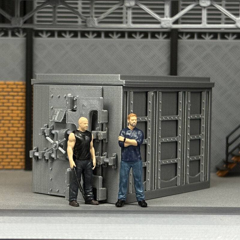 1/64 Fast and Furious Paul Van Di Zel Safe Figure Colored Doll Miniature Car Model Ornament