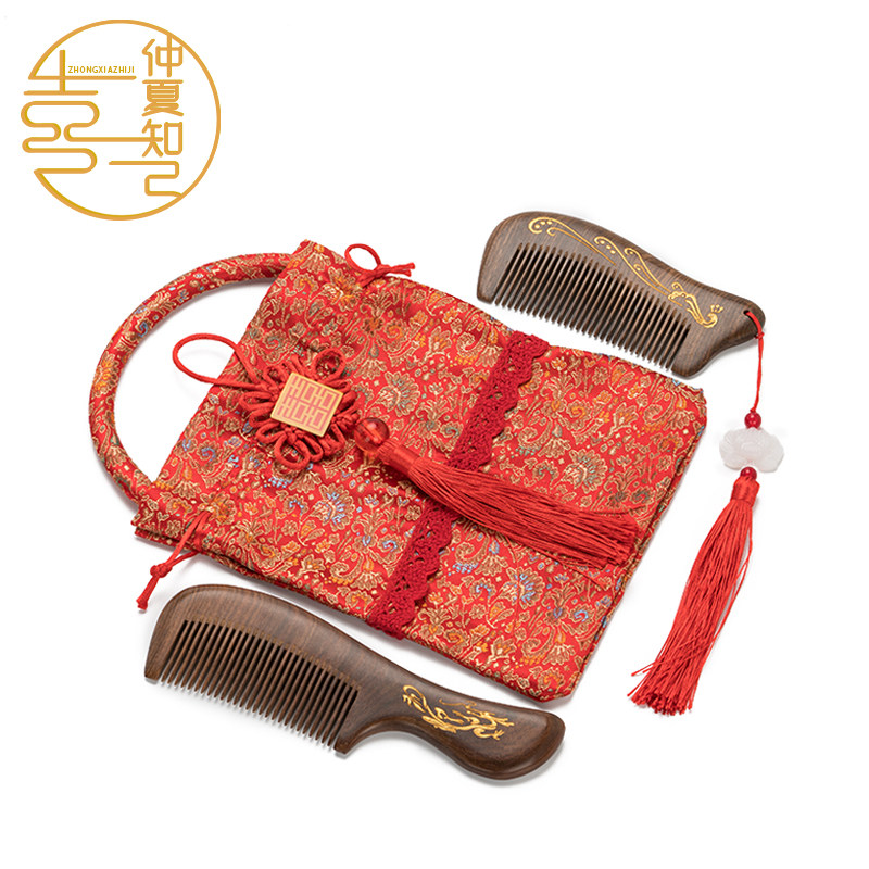 Marriage comb a pair of brides with dowry box wedding giftWedding supplies big gold and sandalwood pair comb suit