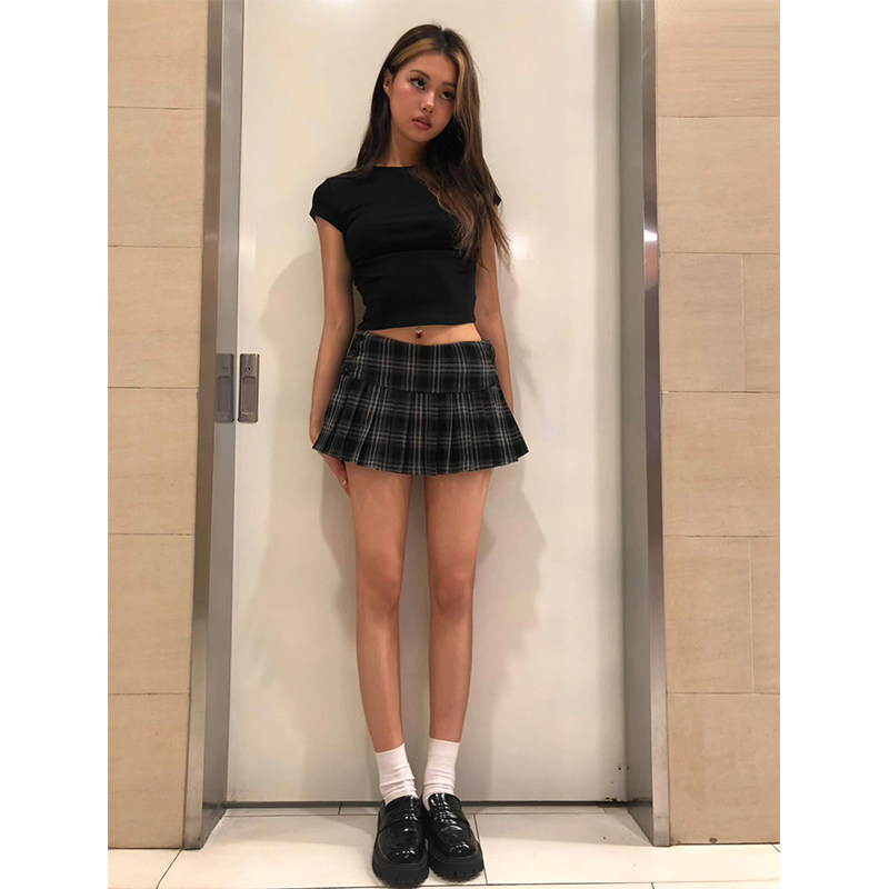 Outfit Log ~ Retro Plaid Pleated Skirt Women's Summer New Arrival Preppy Style Hot Girl American Plaid Mini Skirt