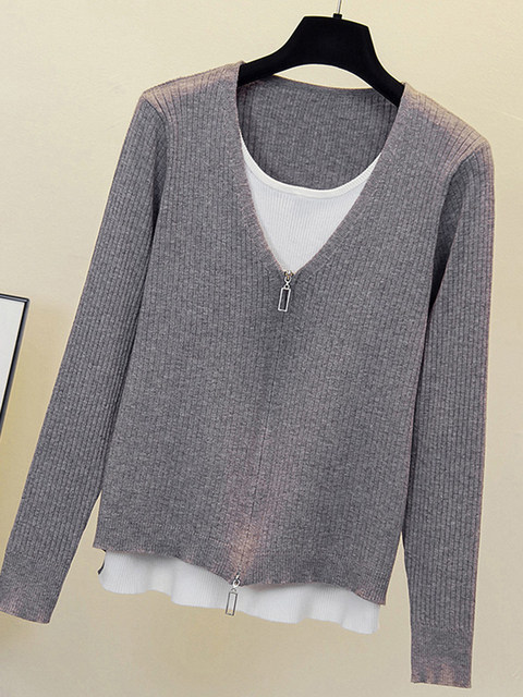 Fake two-piece knitted tops for women, fashionable, high-end niche, non-colliding bottoming shirts, 2026 early autumn popular small shirts