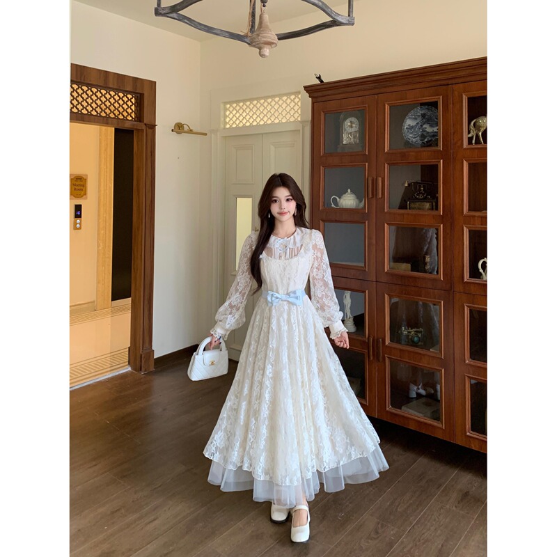 French-Style Fairy-Like Heavy Lace Hollow-Out Dress for Women, Autumn Plus-Size, Flattering for Curvy Figures, Very Beautiful, Long Skirt with a Large Hem