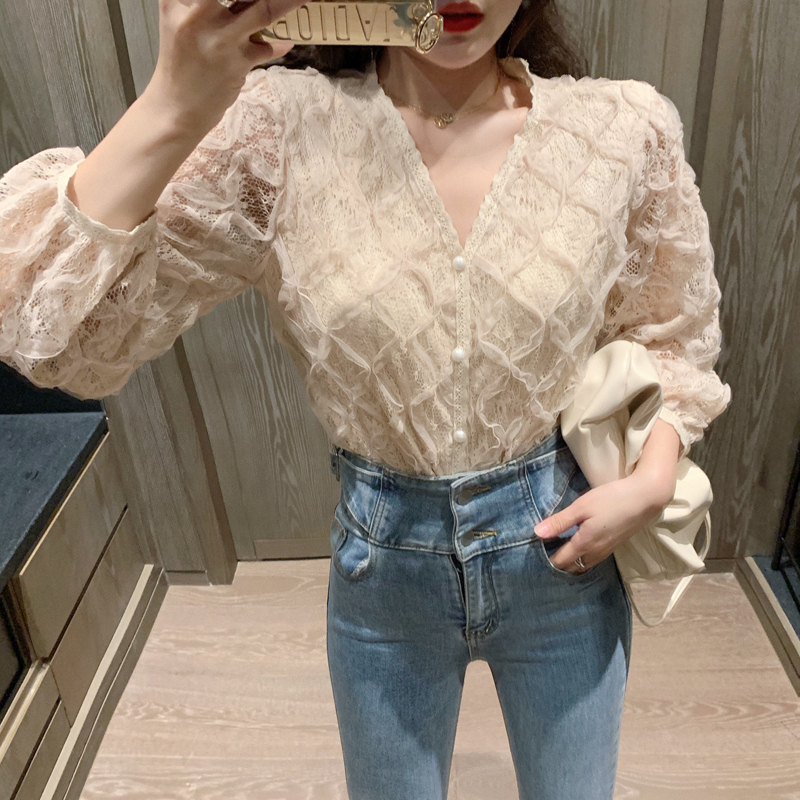 Spring New Yellow Lace Shirt Ladies Super Fairy Sweet Inner and Exquisite Small Sweater Princess Wind Cover