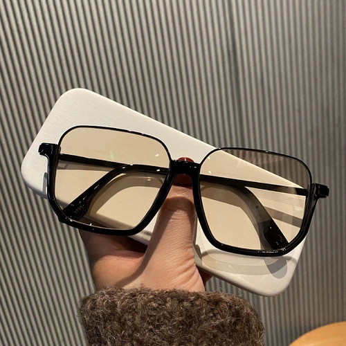 Британская вишня Koko Black Black Tea Color Squart