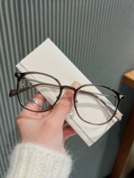 Оливково-зеленый