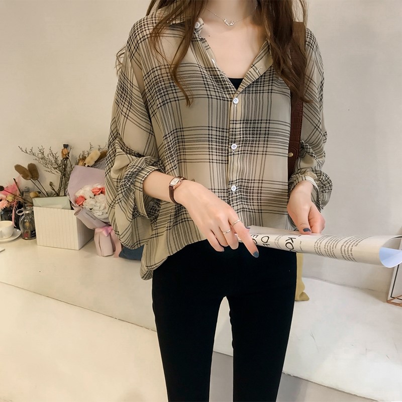 Mới Lớn Mã Loose BF Plaid Shirt 2020 Spring / Summer nữ nữ dài SleeveHong Hồng Kông Hương vị Jacket Han Fan áo Jacket