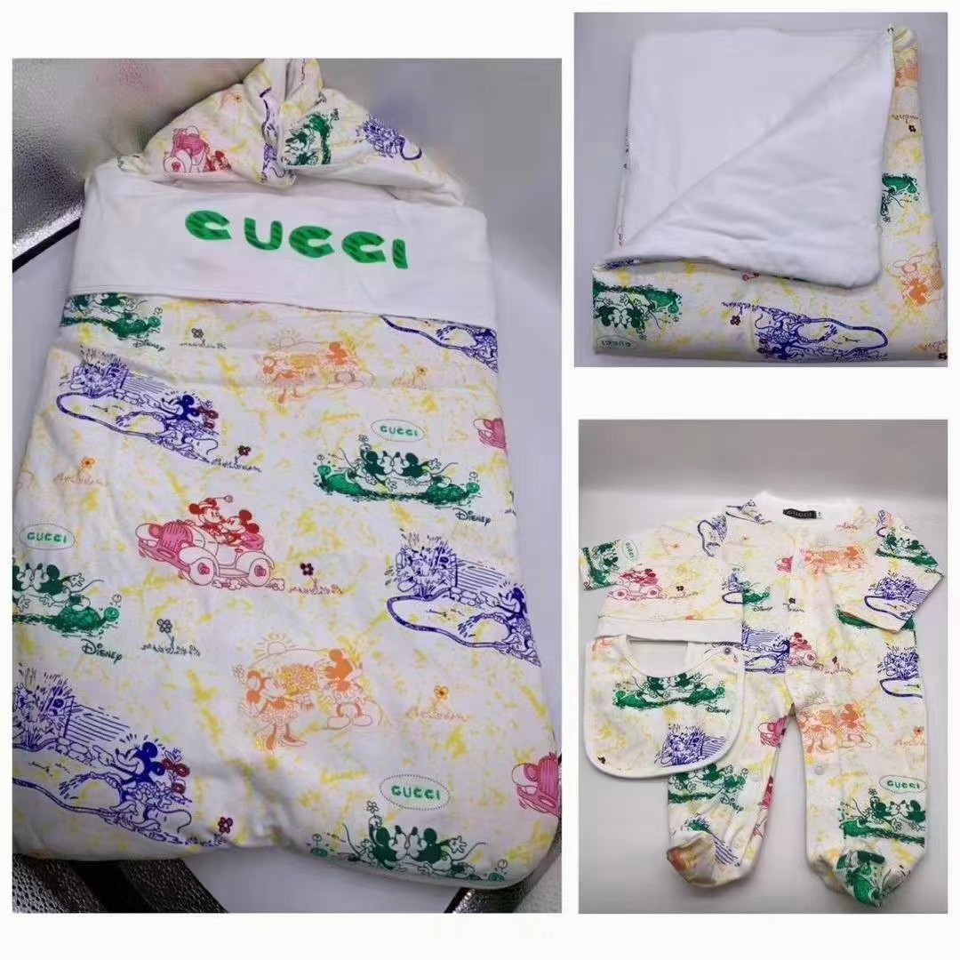 2022 Newborn baby conjunction coat on October 18m gas and pure cotton season climb long sleeve cotton jacket suit