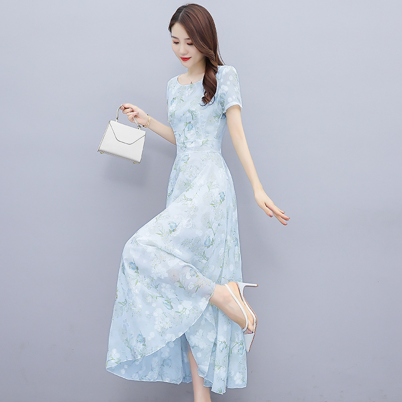 Chiffon Dress for Women 2026 New Summer Style for Middle-Aged Mothers, Long Elegant Summer Beach Dress with a Flowy Design