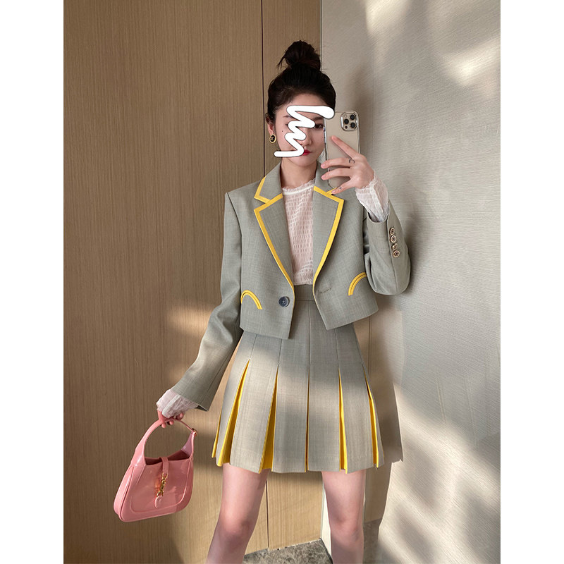 Early autumn fashion suit coat woman two pieces of design sensitivity Zhonggang wind retro chic professional suit suit woman
