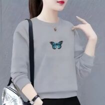 Autumn and winter large size age-reducing loose and fashionable round neck sweatshirt for women 2024 new silver fox velvet slim casual thickened top