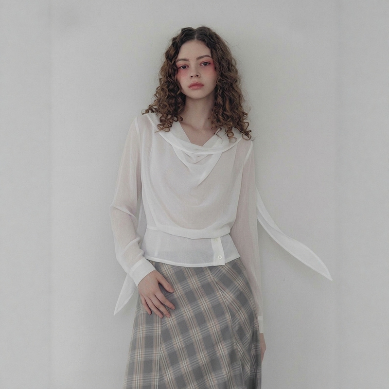 Aunp'Relaxed Old Money' White Drop-Neck Shirt for Women, Summer and Autumn, Loose, Slightly Sheer, Sun-Protective Cover-Up, Relaxed-Fit Top