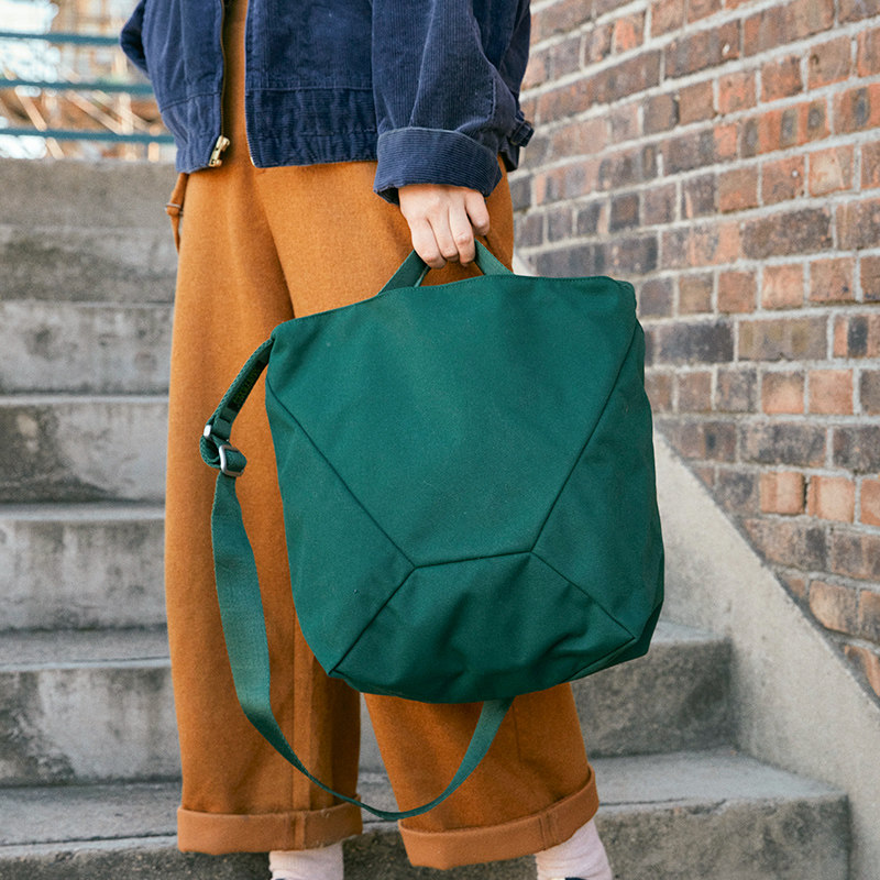 Mystery ranch bindle: the new retro trend, japanese-style shoulder