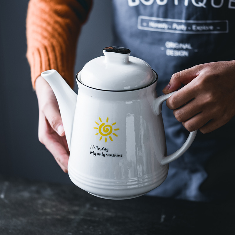 Nordic ceramic oil jug large oil tank with lid oil bottle kitchen supplies Sauce Bottle Soy Sauce Pot Oil Vinegar Jar Sauce Bottle Sauce