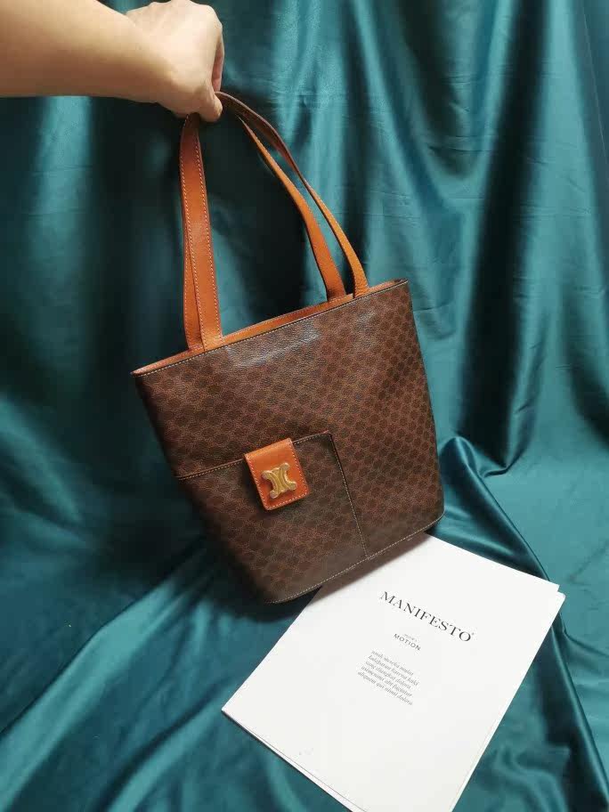 Sold CELINE Arc de Triomphe basket