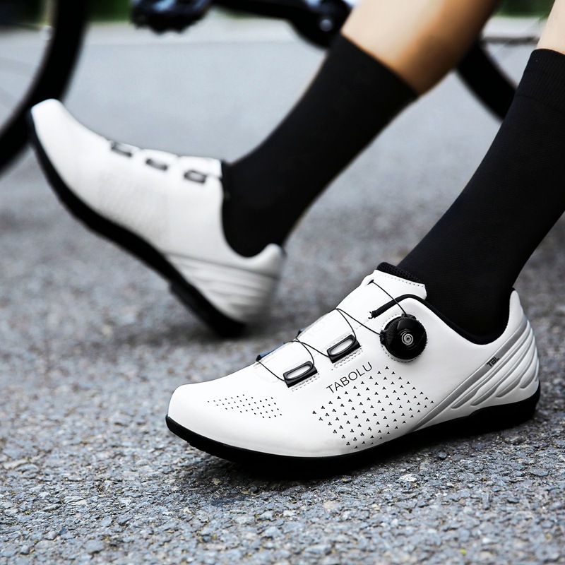 21 new road bike mountain bike riding shoes men and women card shoes bicycle bicycle shoes no lock hard bottom summer