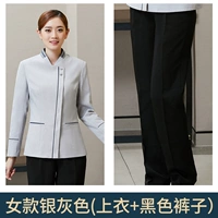 Женская модель серебристо-серого цвета (топ+брюки)