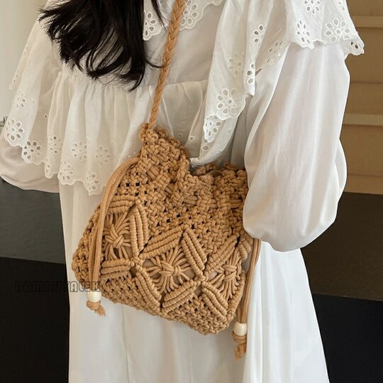 Woven Straw Bag Women's Summer Versatile 2025 New Fashion Niche Design Crossbody Bucket Bag Seaside Beach Bag