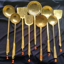 Copper spoon with pure copper soup spoon by hand to create the old copper spoon of the old copper spoon for frying and frying the copper spoon