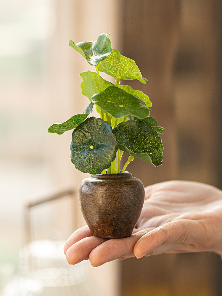 Creative vintage ceramic mini tea pet small flower ornaments Kung Fu tea accessories Tea table tea set small ornaments accessories