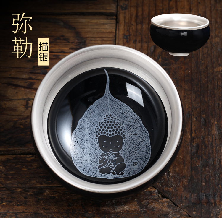 Silver cup Silver 999 kung fu master cup single cup pure manual coppering. As Silver cup ceramic light blue and white tea cup