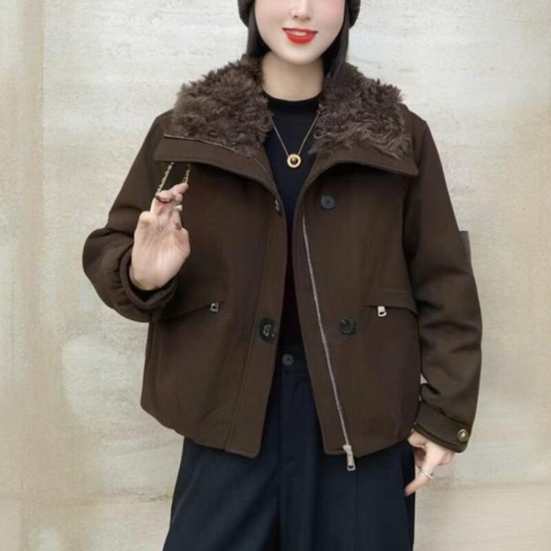 Retro Commuter Style Fur Collar Design Parka for Women 2026 Autumn/Winter Short Turn-Down Collar Thickened Lamb Wool Jacket Retro Commuter Style Fur Collar Design Parka for Women 2026 Autumn/Winter Short Turn-Down Collar Thickened Lamb Wool Jacket