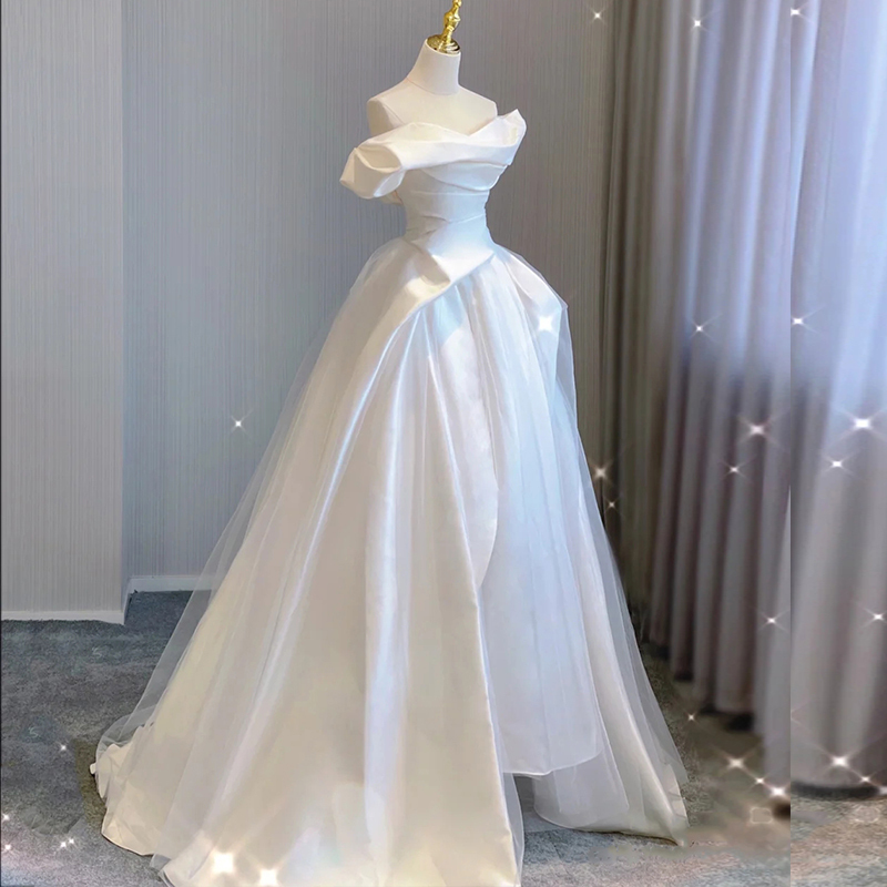 Retro wedding dress for princess, open shoulders, 2023 collection, 2022 Retro wedding dress for princess, open shoulders, 2023 collection, 2022