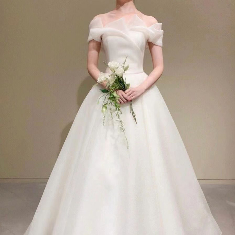 Lace retro wedding dress, open shoulders, 2023 collection, suitable for teen, lace dress Lace retro wedding dress, open shoulders, 2023 collection, suitable for teen, lace dress
