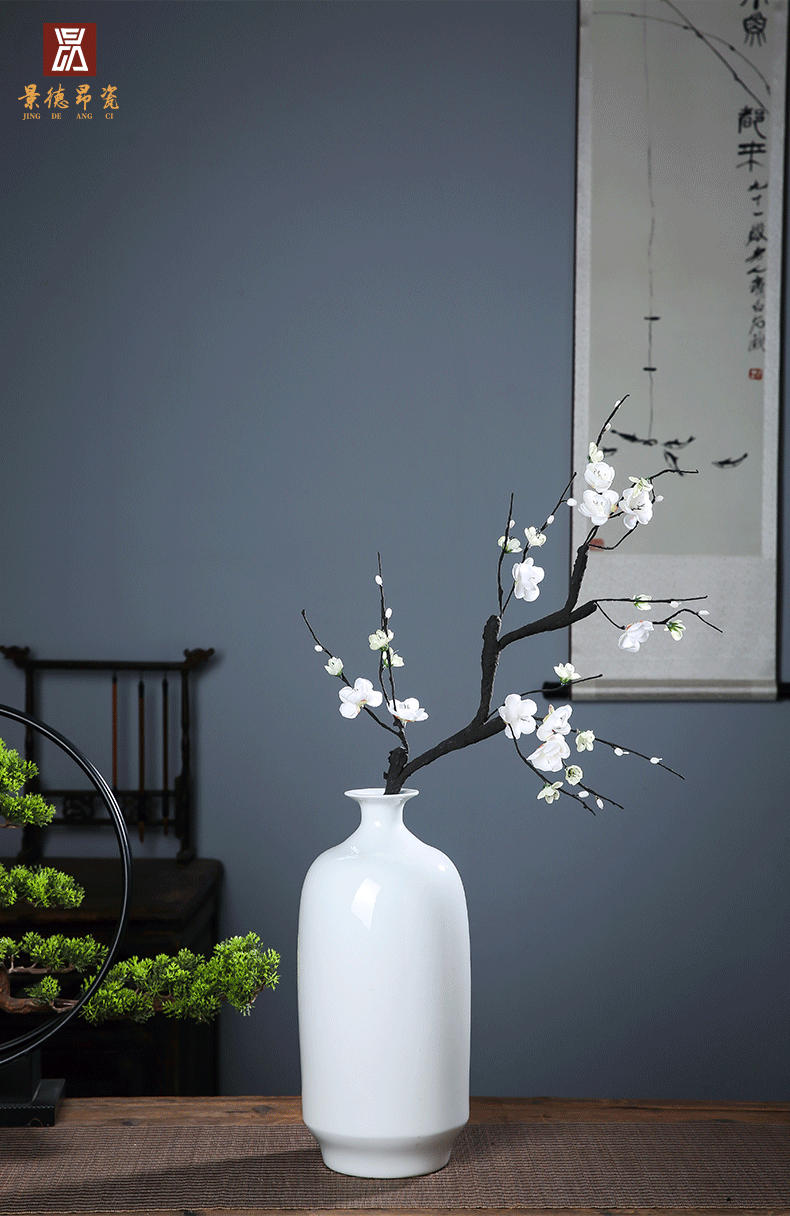 Jingdezhen ceramics pure white mesa vase dry flower arranging European I and contracted place small adornment to the living room