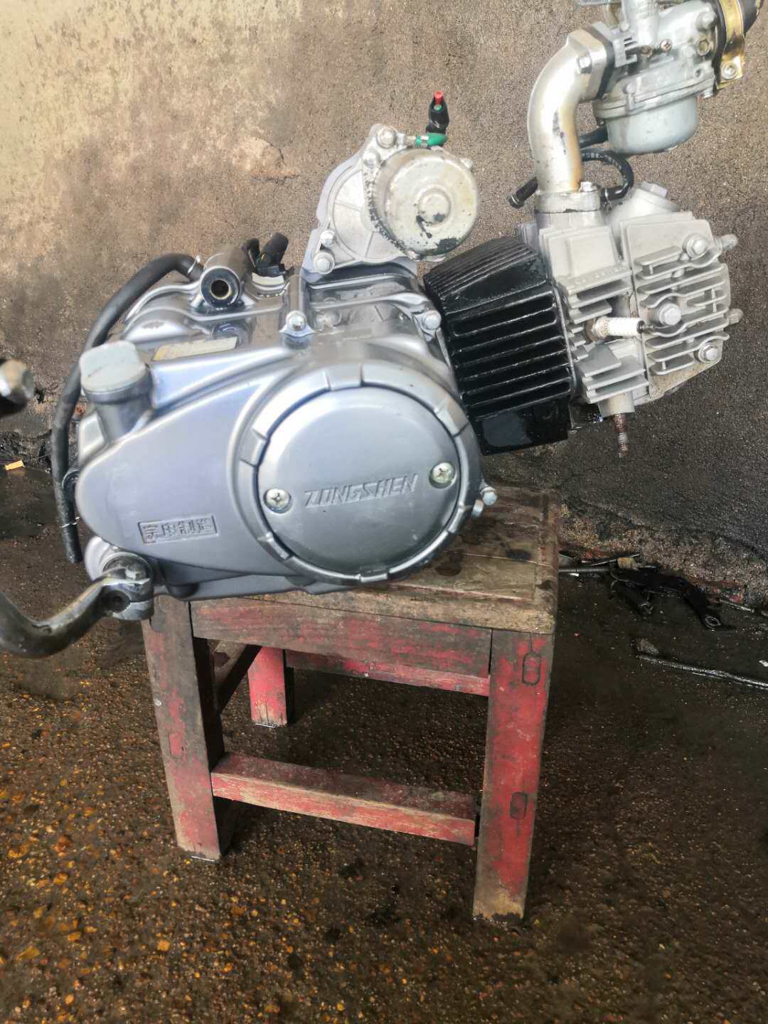 Used original curved beam motorcycle tricycle engine Zongshen 110 Lifan Loncin Dayang General