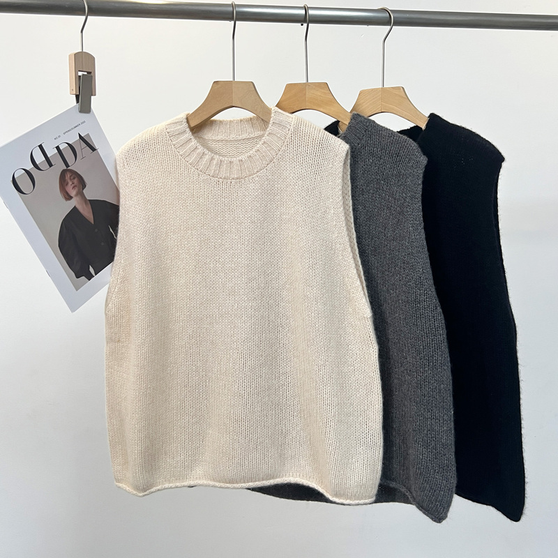 Minimalist Style 100% Cashmere Knitted Vest for Women, Soft and Versatile, Round Neck, Sleeveless, Layering Sweater Vest