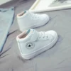 Товары от ceshoeses变色龙专卖店