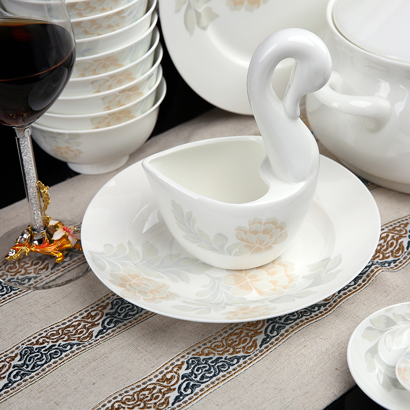High - grade glair elegant aristocratic dishes ipads porcelain tableware jingdezhen ceramic bowl dish 56 head of household gift set